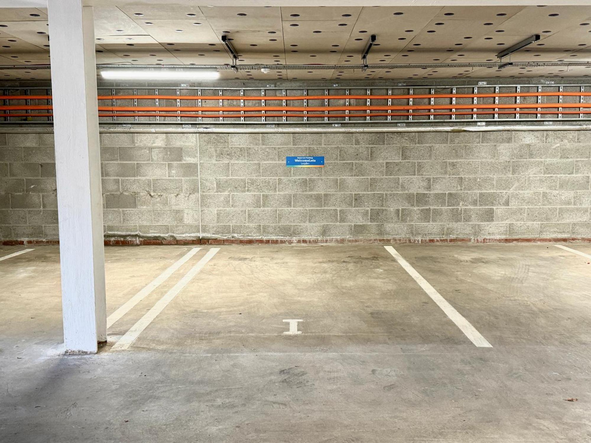 Apartment 21 Two Bedroom- With Secure Parking And Free Onsite Gym *