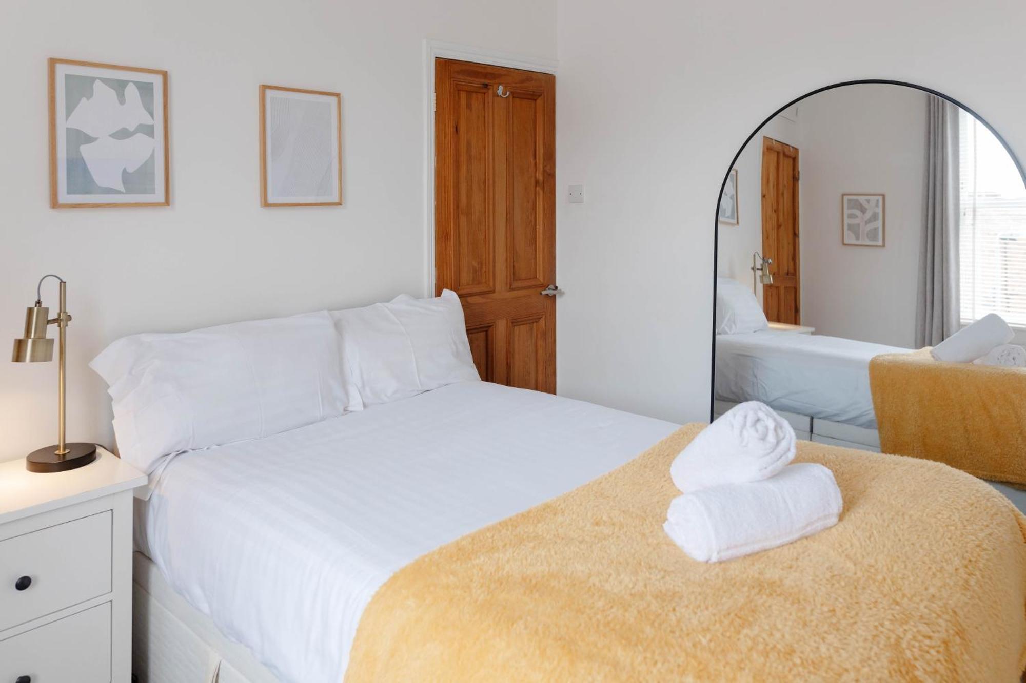 Stylish & Comfortable Modern Getaway * York