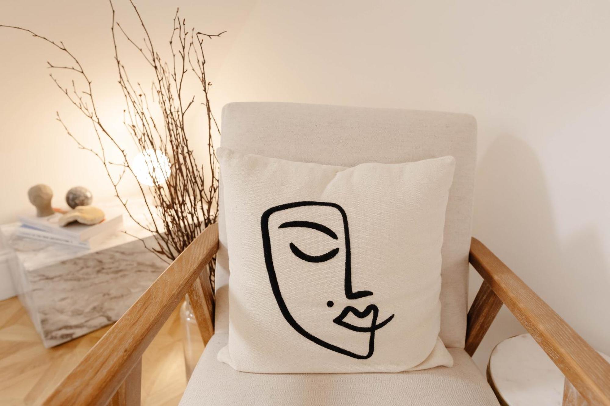 Stylish & Comfortable Modern Getaway York