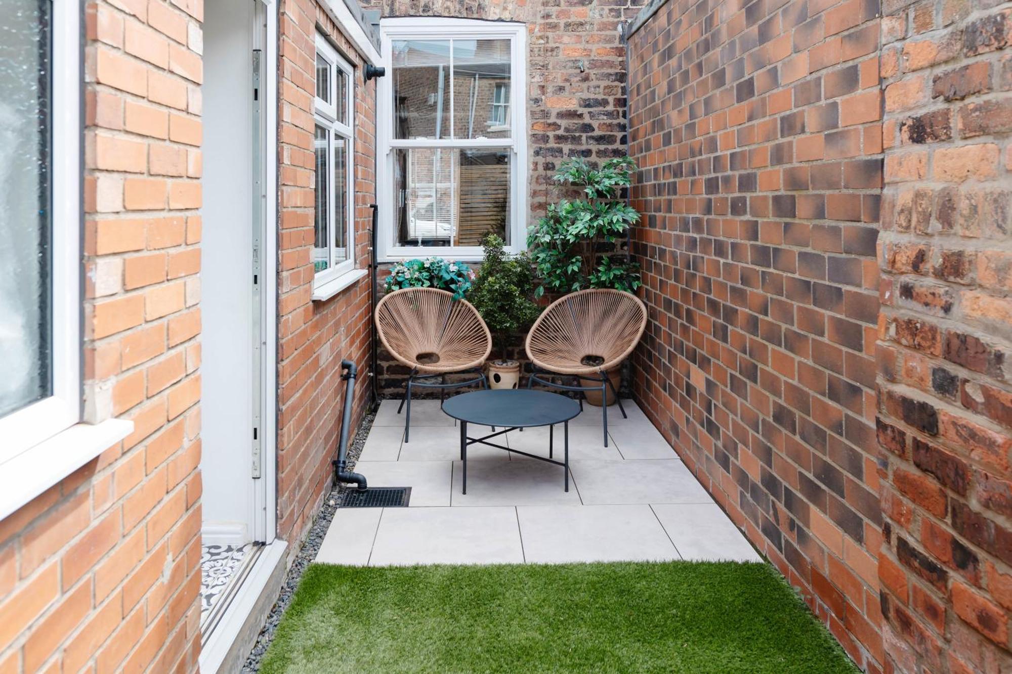 Stylish & Comfortable Modern Getaway York