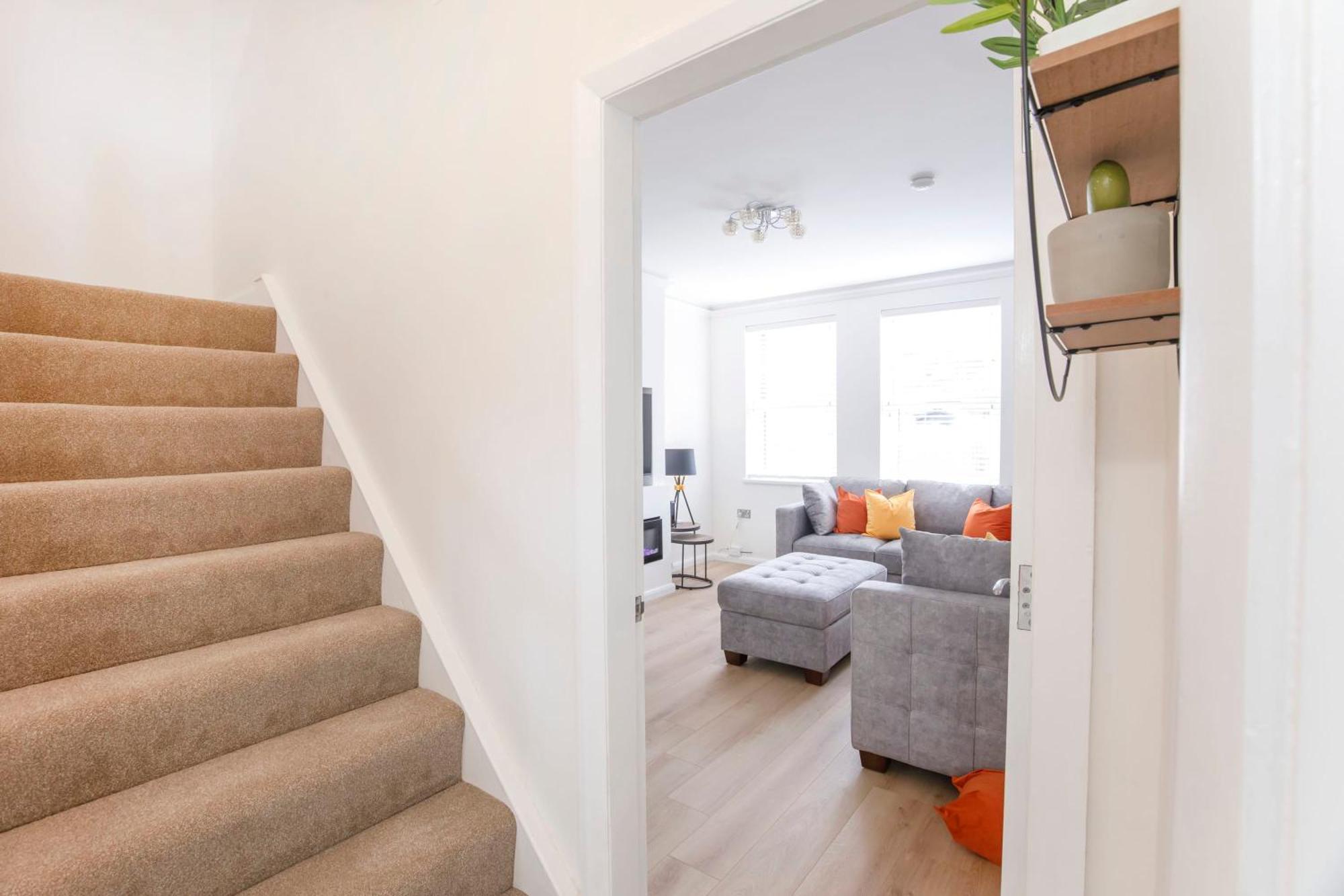 The Burton 3 Bedroom House Sleeps 6 * York
