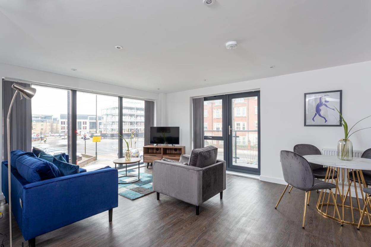 Stayzeni, Ouse Court Modern 2 Bed Apartment *