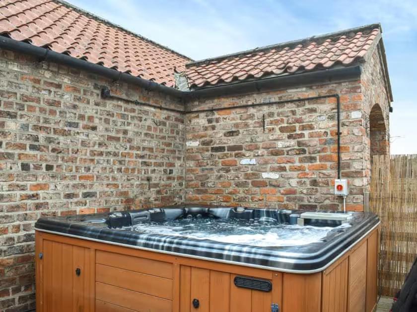 Granary With Hot Tub Holiday home