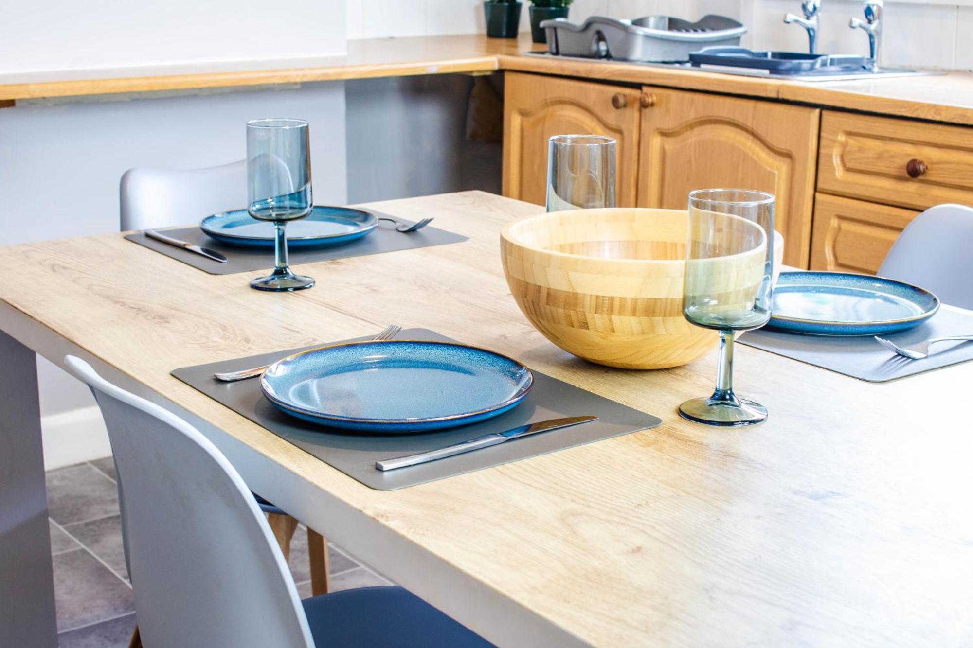 3 Bed House - Free Parking - 10 Minutes To Centre - Perfect For Families, Contractors And Relocators York