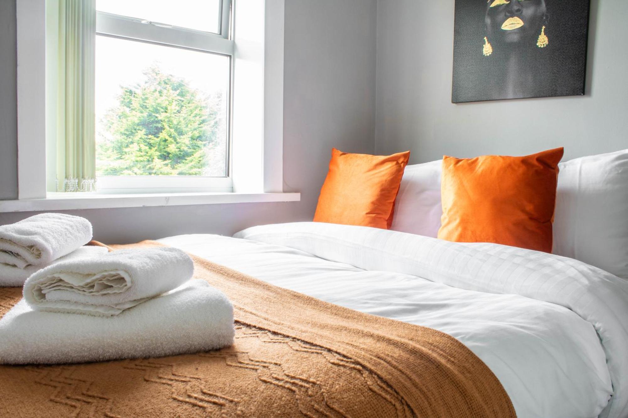 Holiday home 3 Bed House - Free Parking - 10 Minutes To Centre - Perfect For Families, Contractors And Relocators York