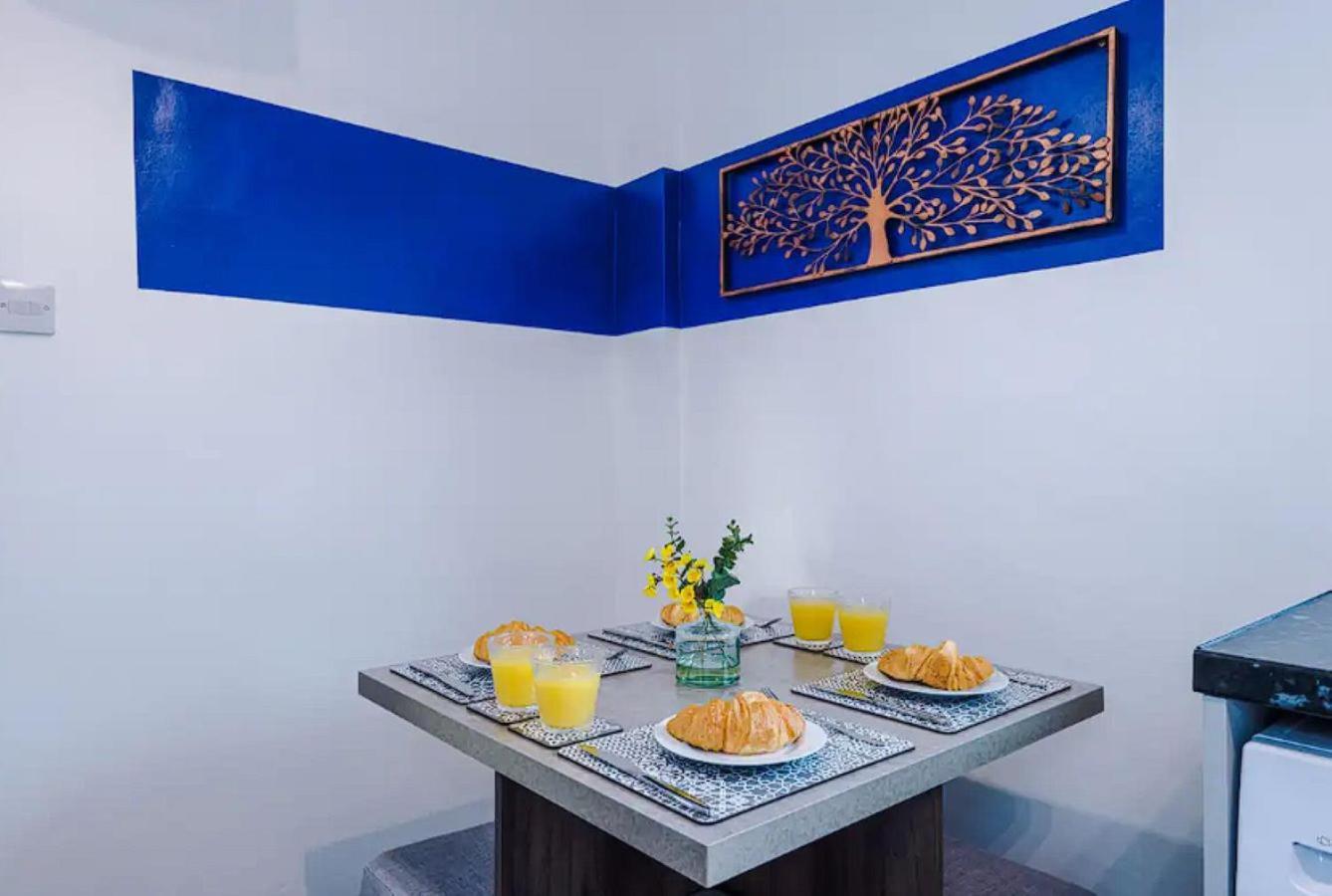 Charming And Modern 3br Steps Away From Center Holiday home