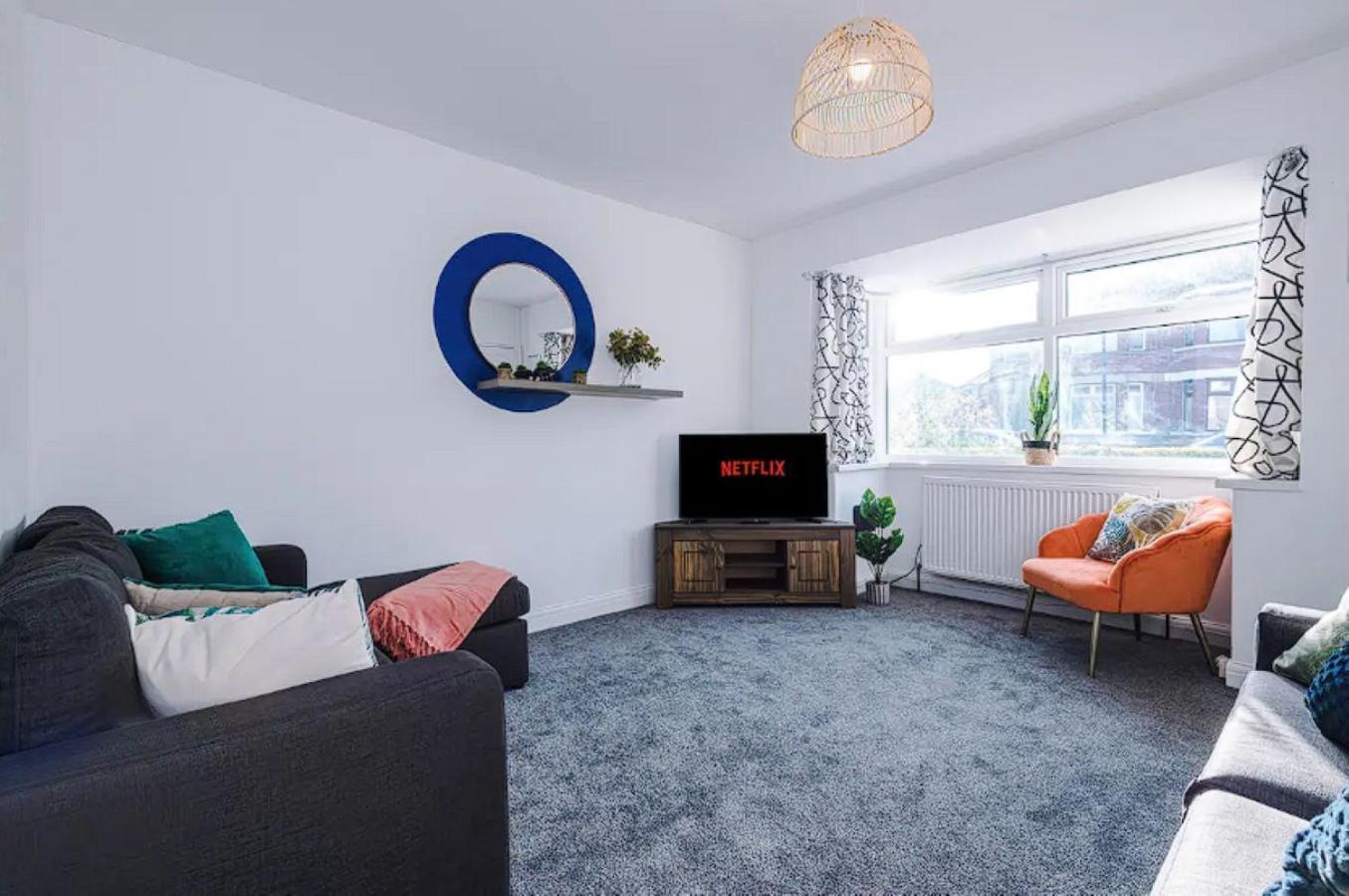 Charming And Modern 3br Steps Away From Center Holiday home York