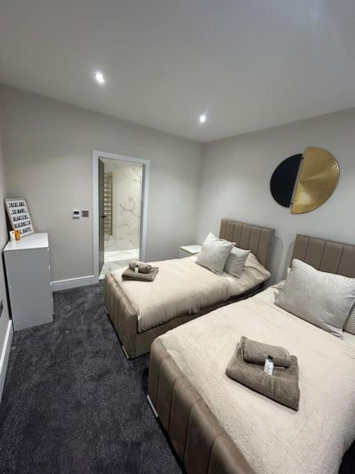 Spacious & Modern House Sleeps 8 Holiday home York