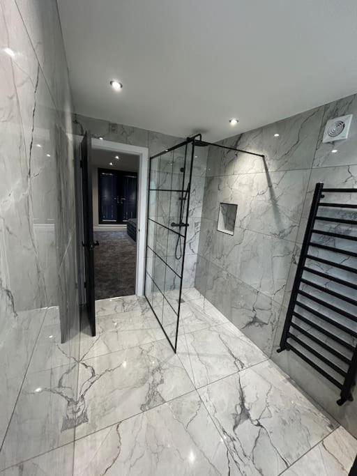 Holiday home Spacious & Modern House Sleeps 8