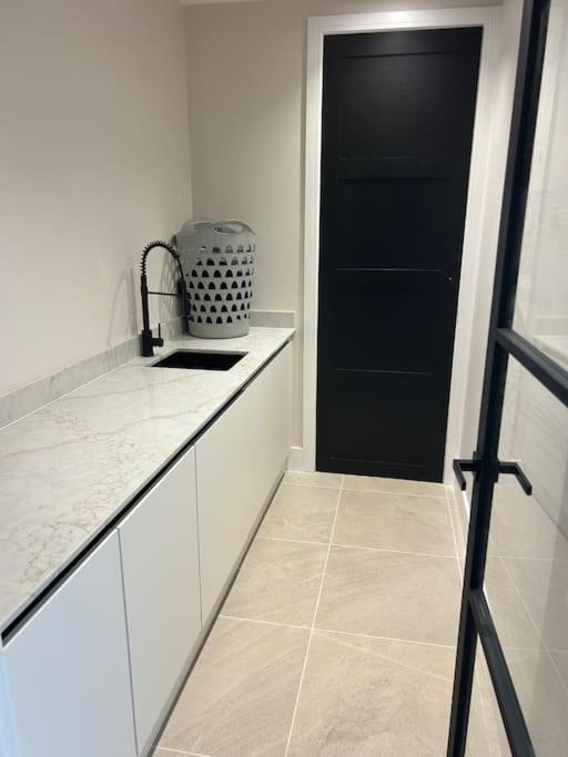 Spacious & Modern House Sleeps 8