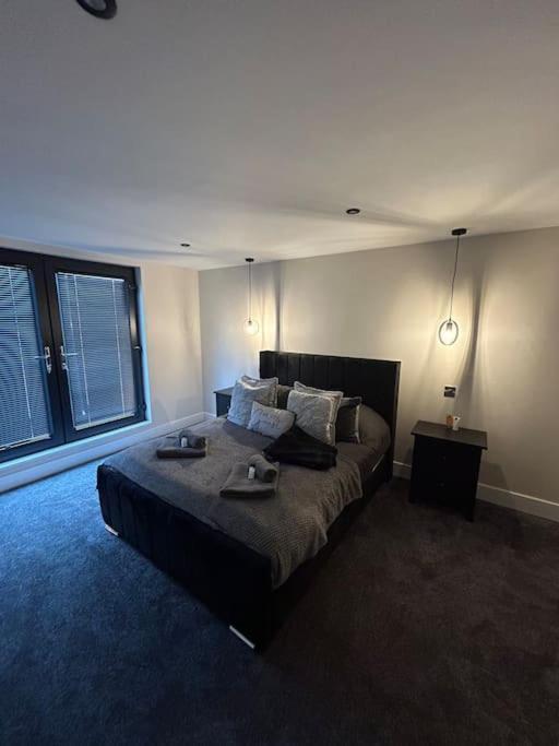 Holiday home Spacious & Modern House Sleeps 8 *