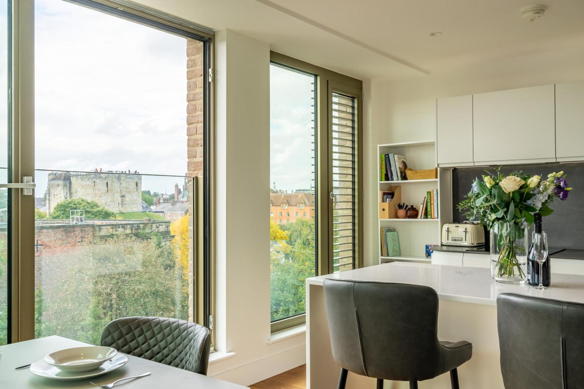 Castle Outlook At Ryedale House Apartment York