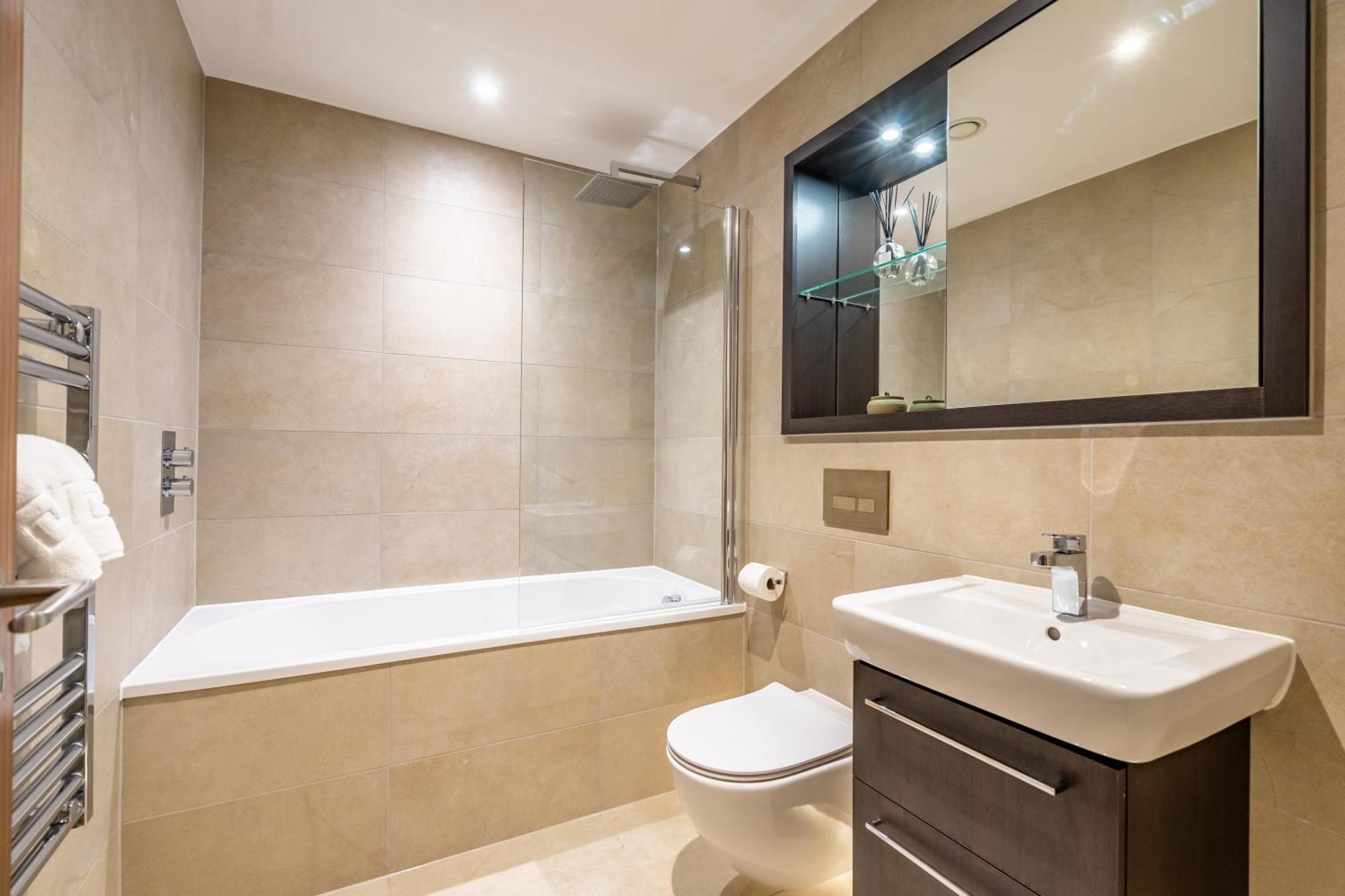 Castle Outlook At Ryedale House Apartment