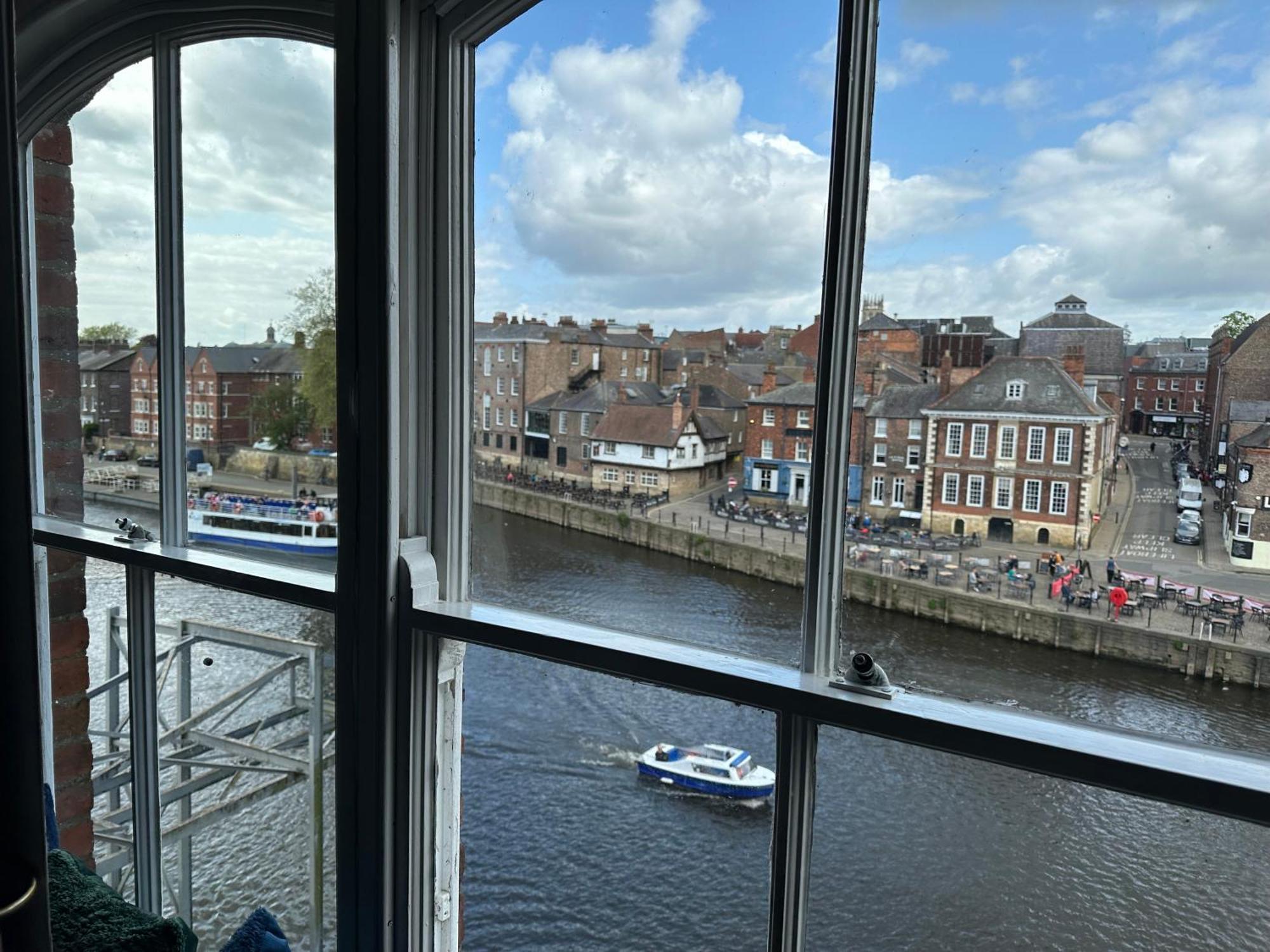 Loveyork Penthouse Riverside With Free Parking York