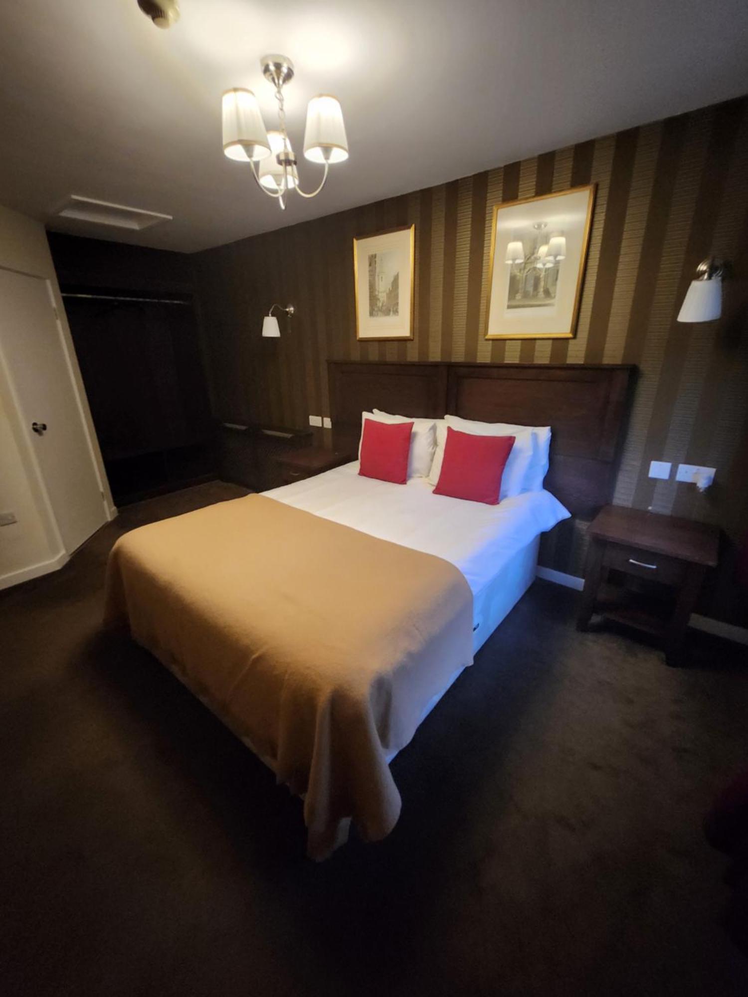 Hotel Red Lion &
