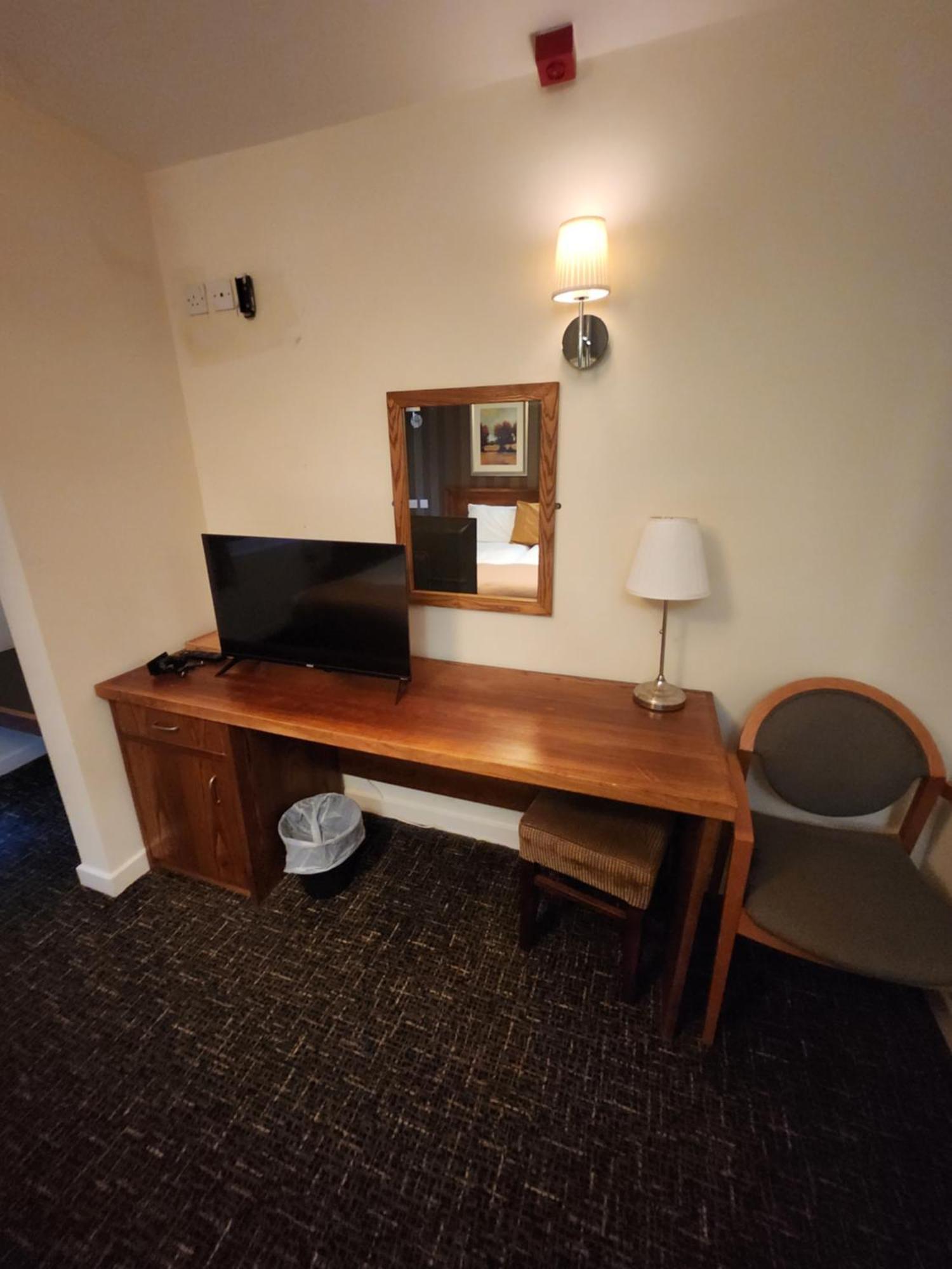 Red Lion & Hotel 3*