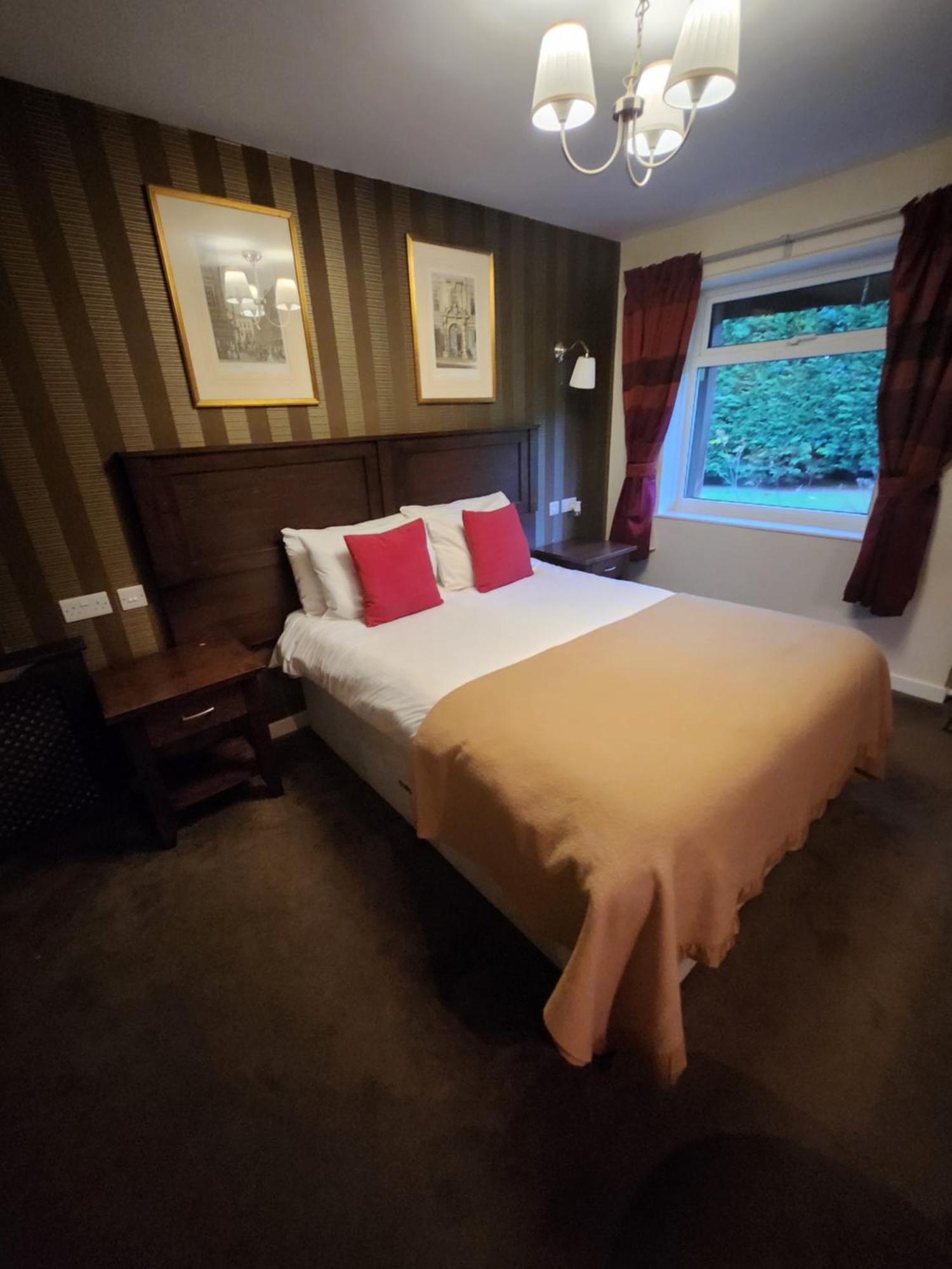 Red Lion & Hotel 3*