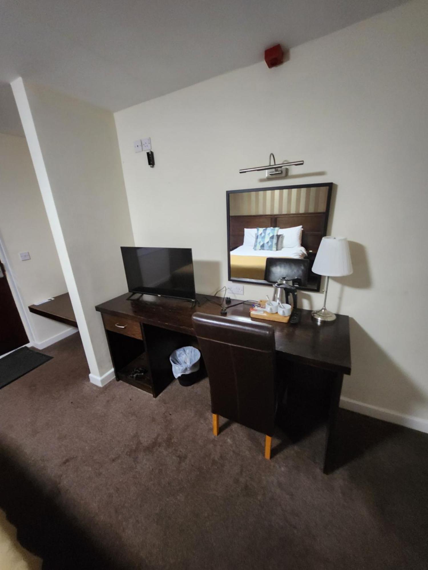 Hotel Red Lion & 3*