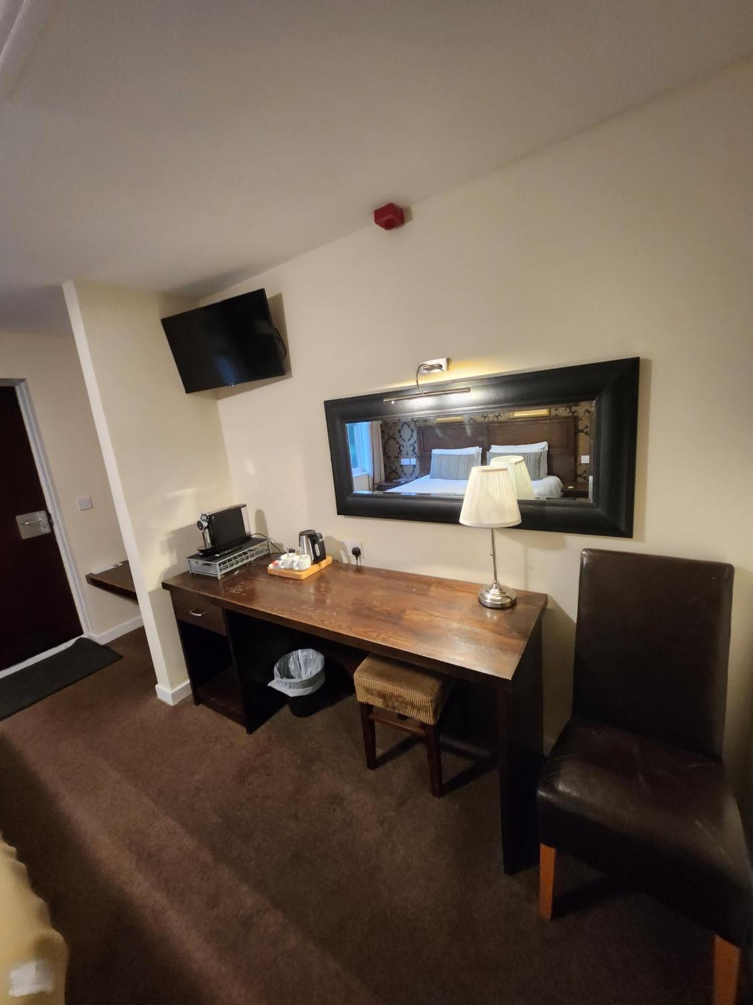 Red Lion & Hotel 3*