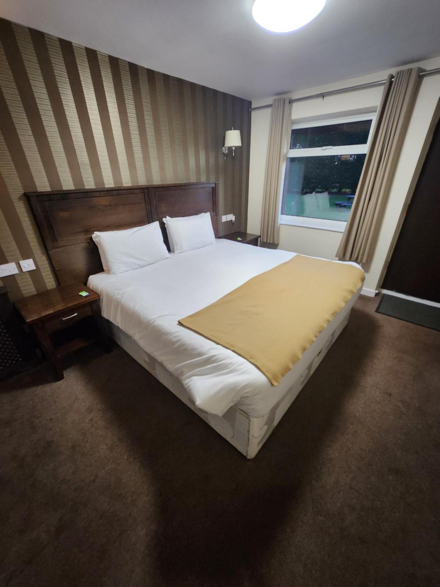 Hotel Red Lion & 3*