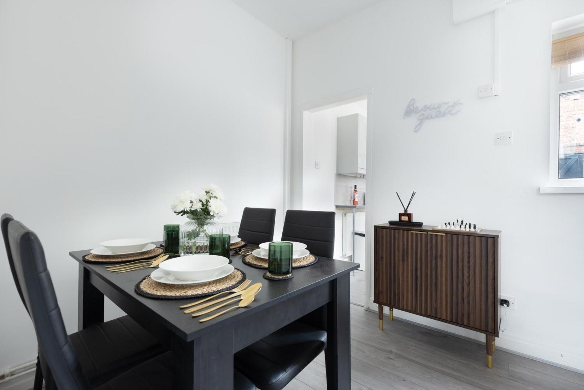 Holiday home Station House - Quaint Victorian With Free Parking York