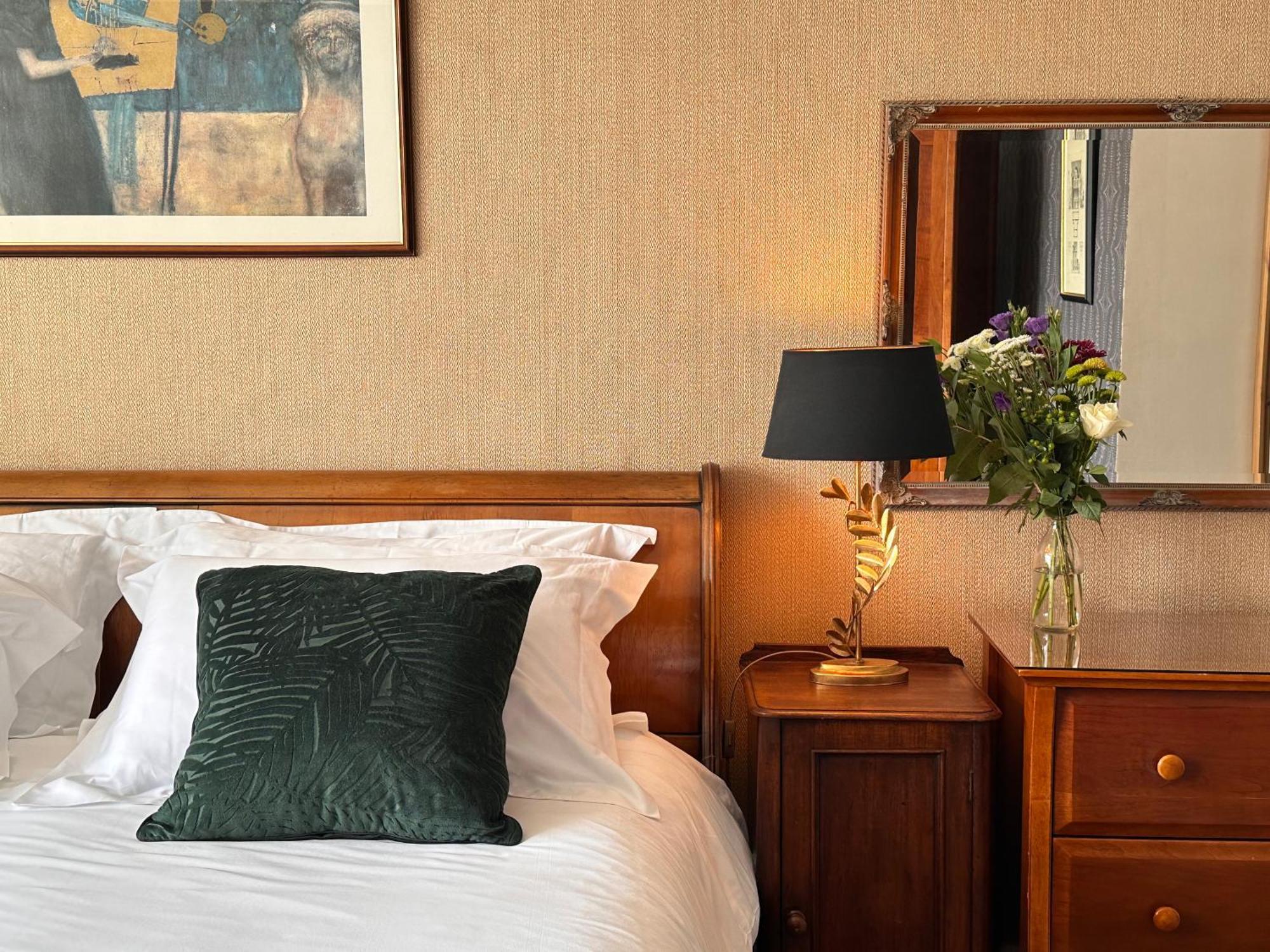 Hotel St George's