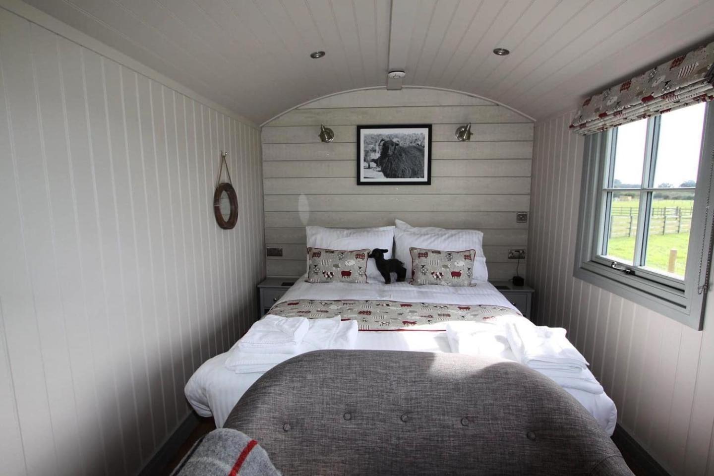 Springwood Shepherd Huts Glamping Holiday home