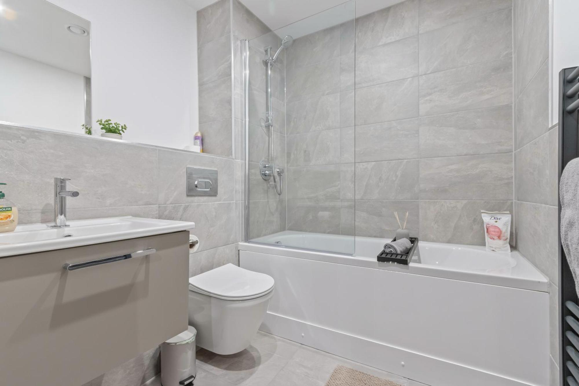 Elegant Flat - Sleeps 5 - Gym Apartment York
