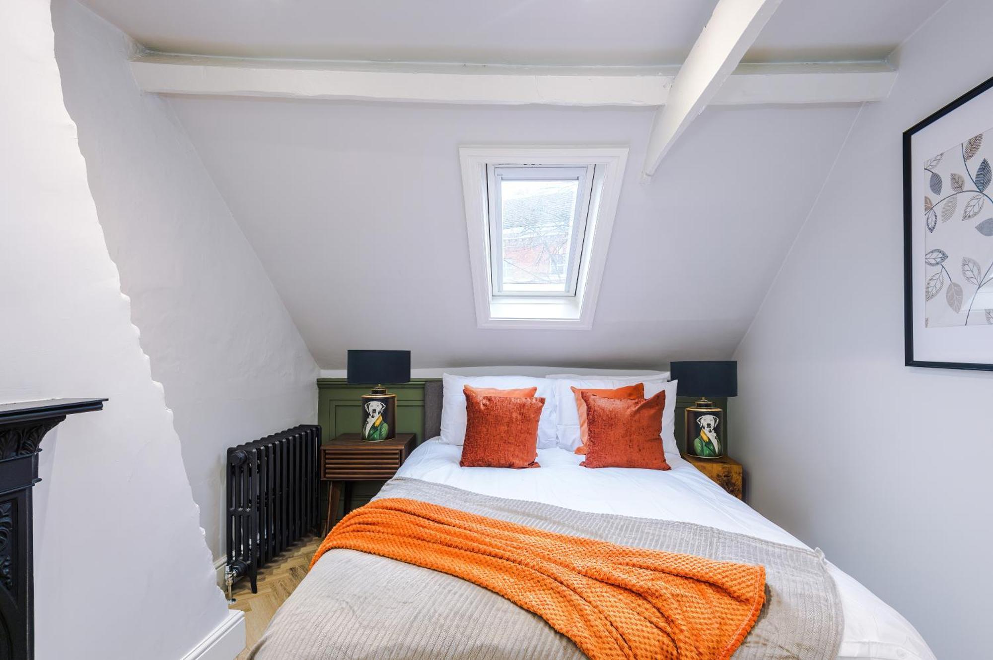 Apartment Stunning - Sleep 18 *
