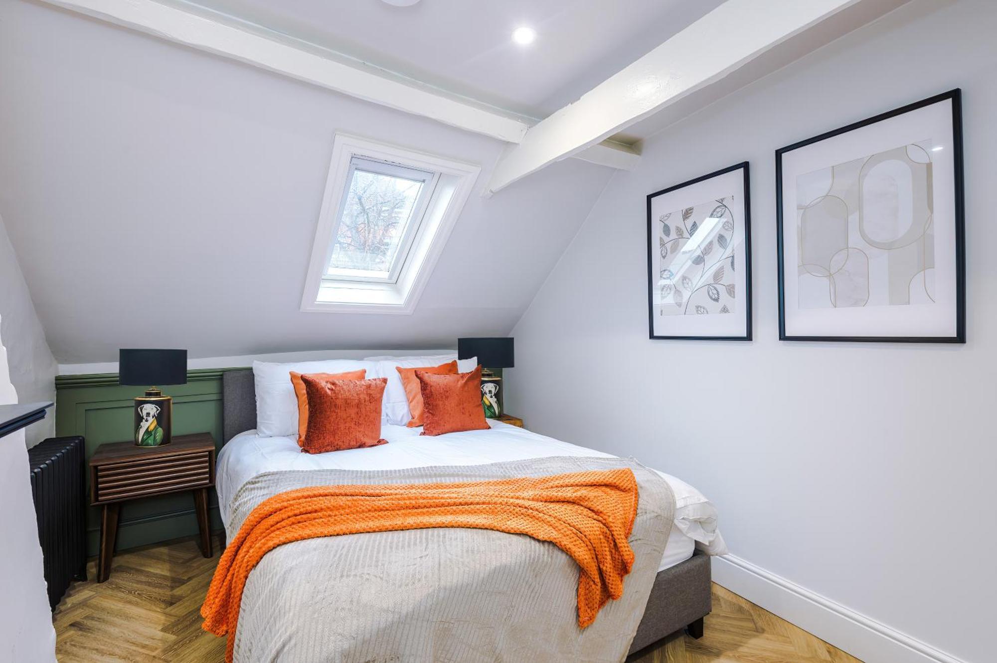 Stunning - Sleep 18 Apartment