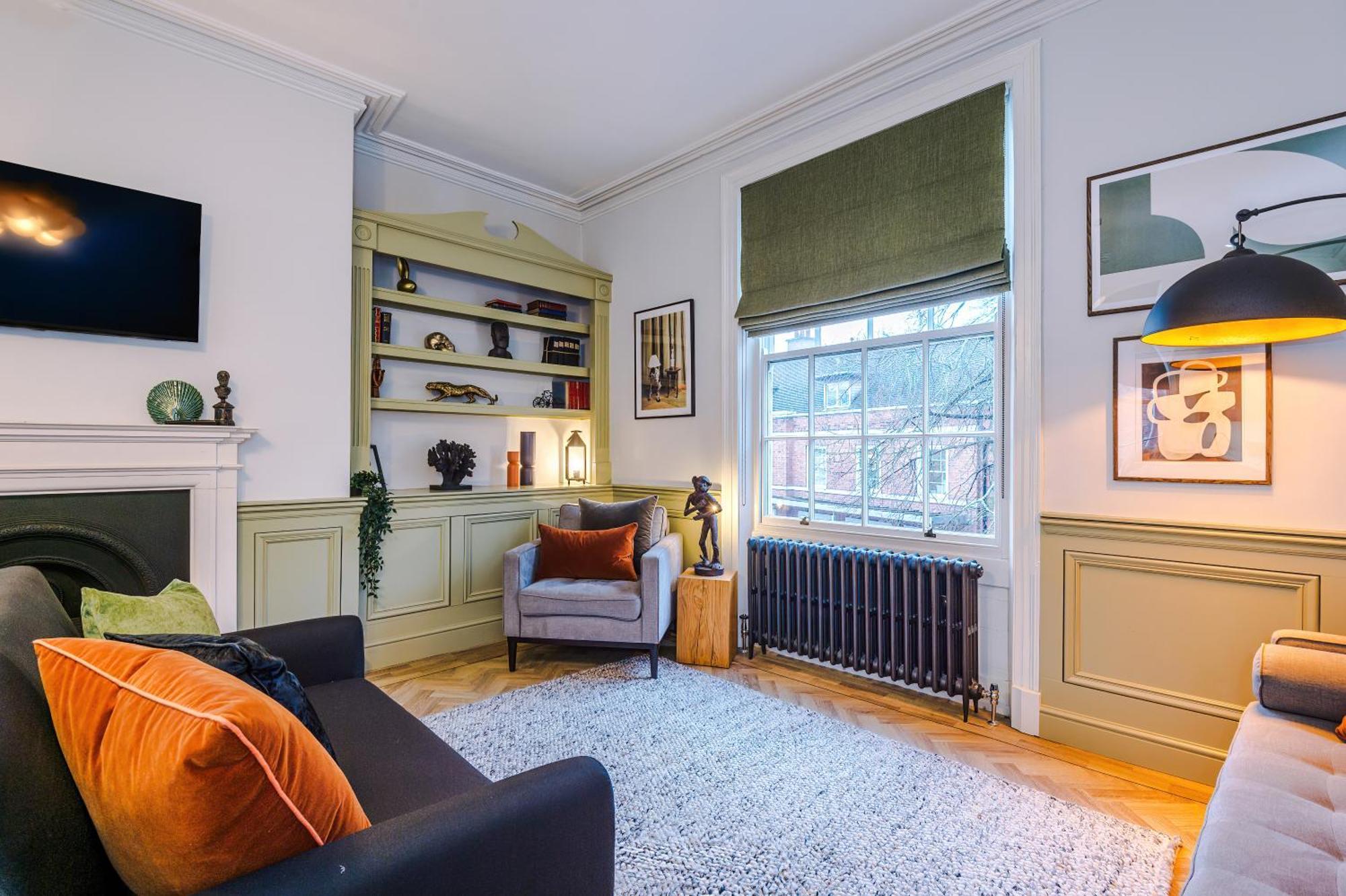 Stunning - Sleep 18 Apartment York