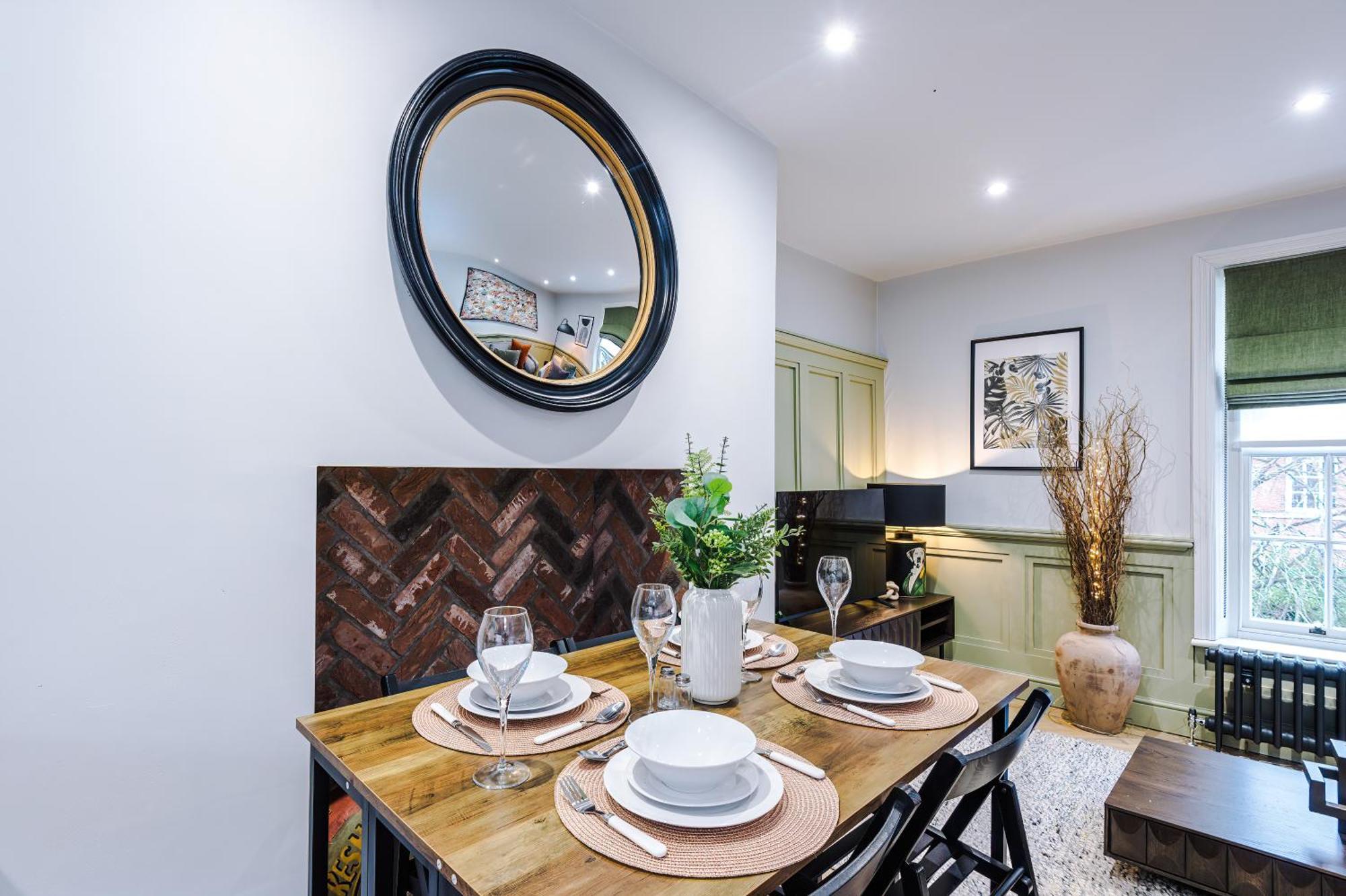 Apartment Stunning - Sleep 18 York