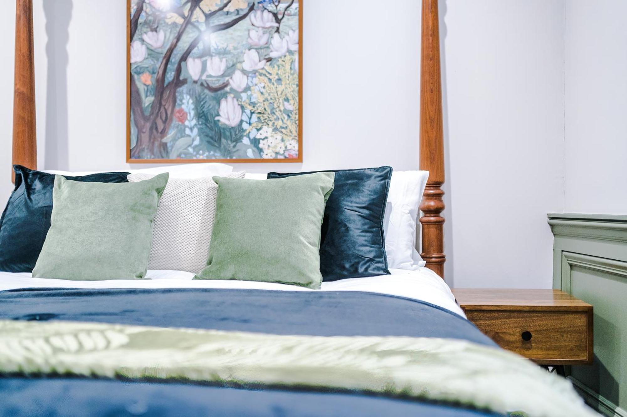 Stunning - Sleep 18 Apartment