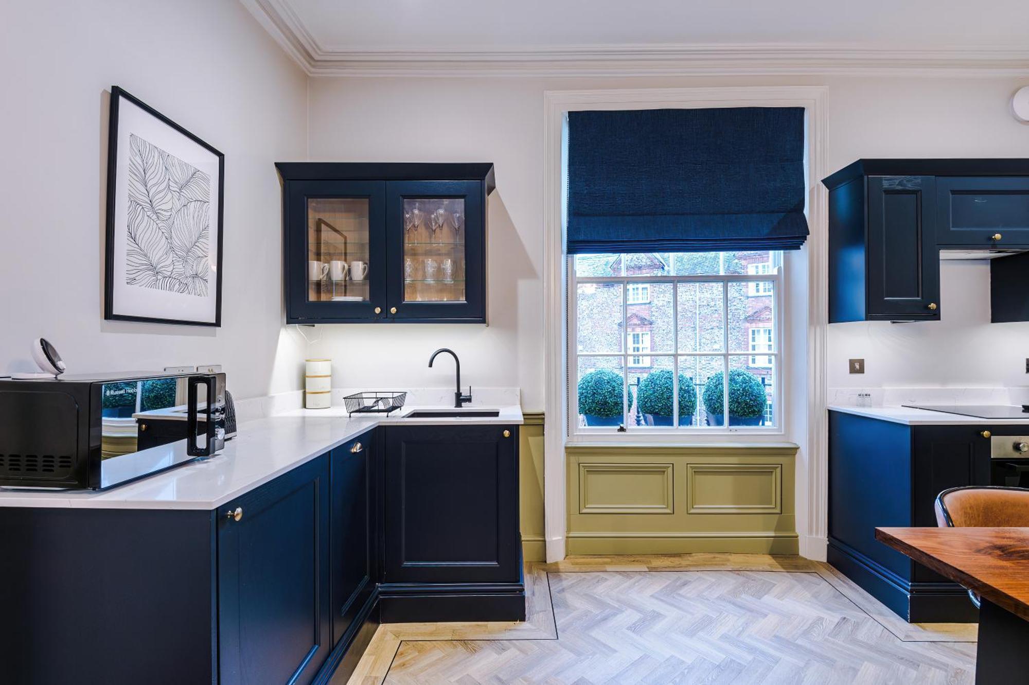 Apartment Stunning - Sleep 18 *