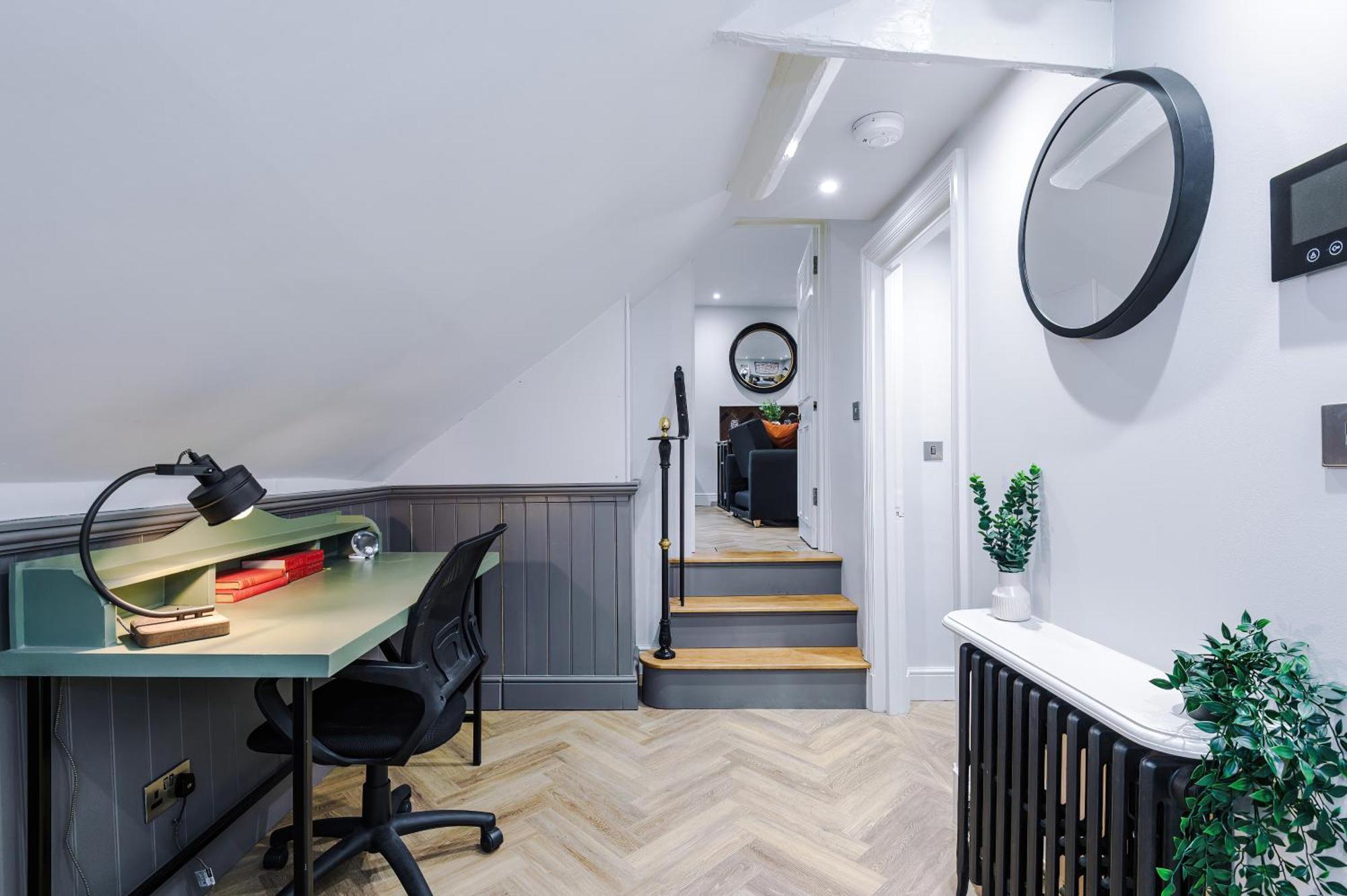 Apartment Stunning - Sleep 18 *