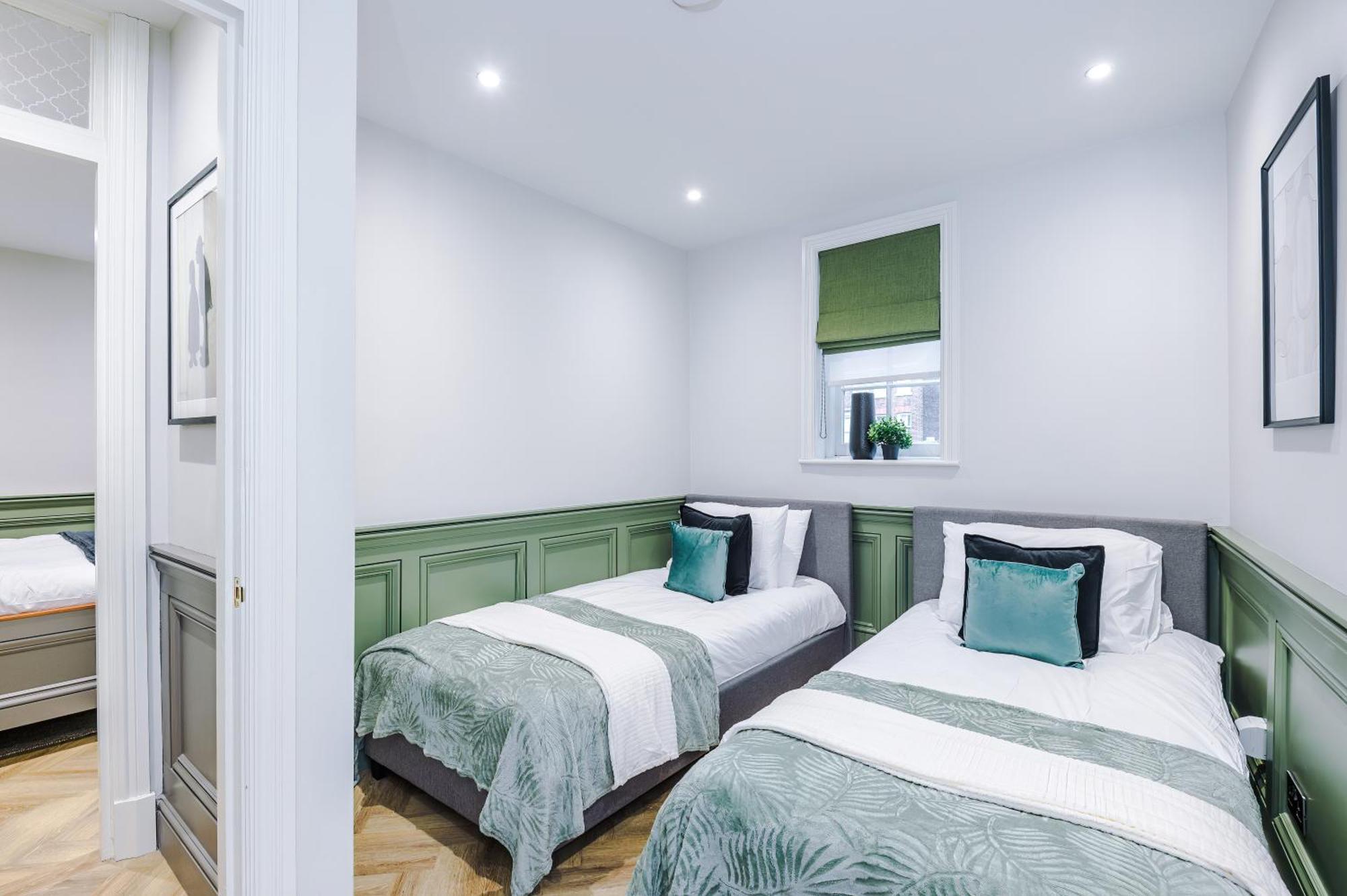 Apartment Stunning - Sleep 18 *