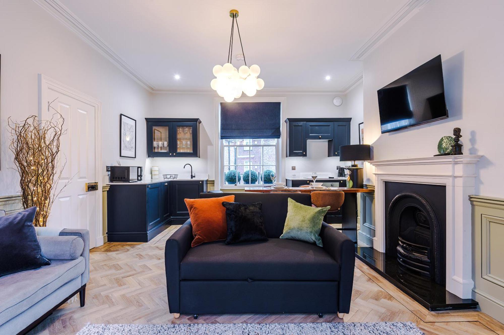 Apartment Stunning - Sleep 18 *