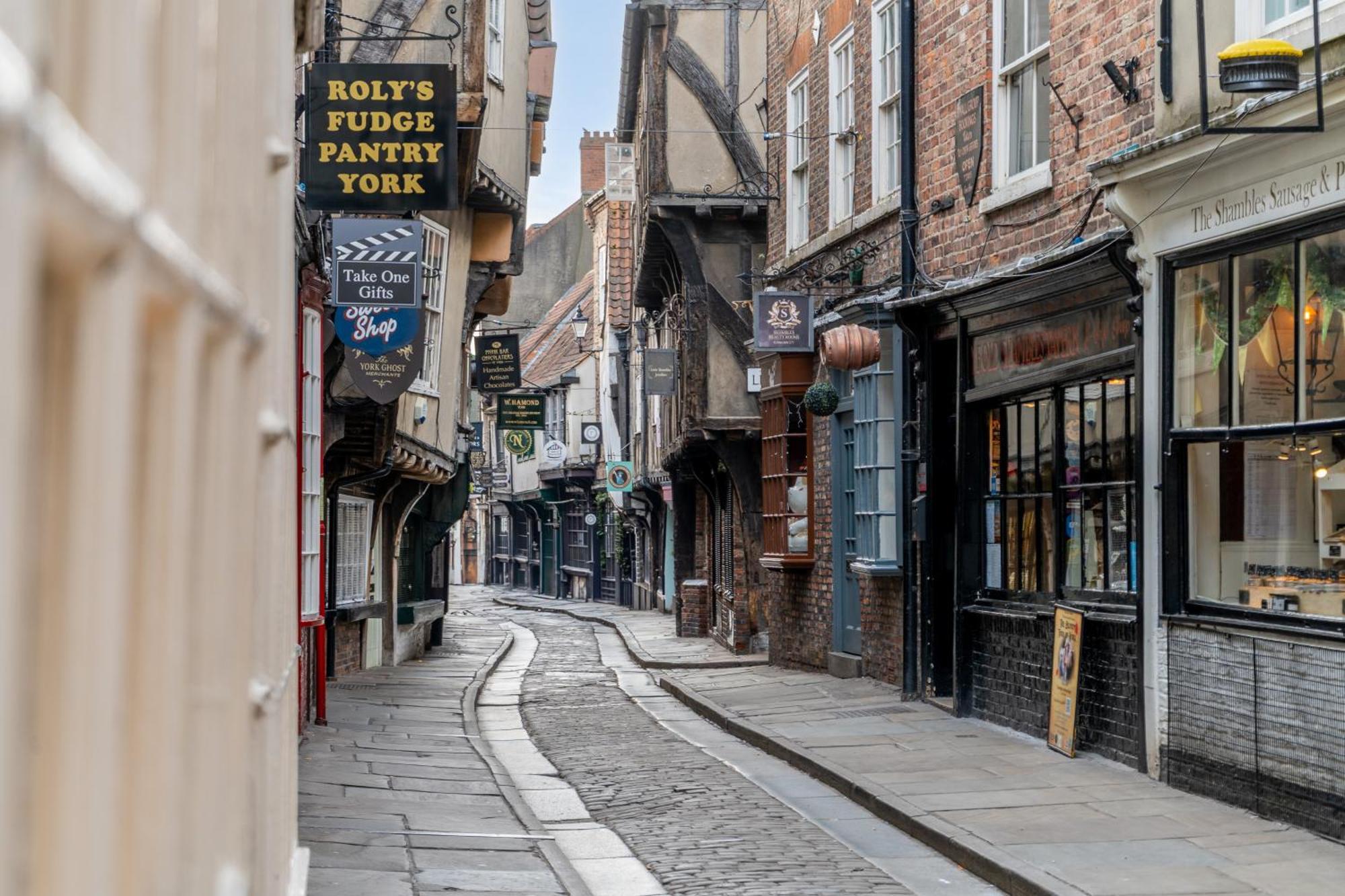 The Shambles - William Morris Apartment *