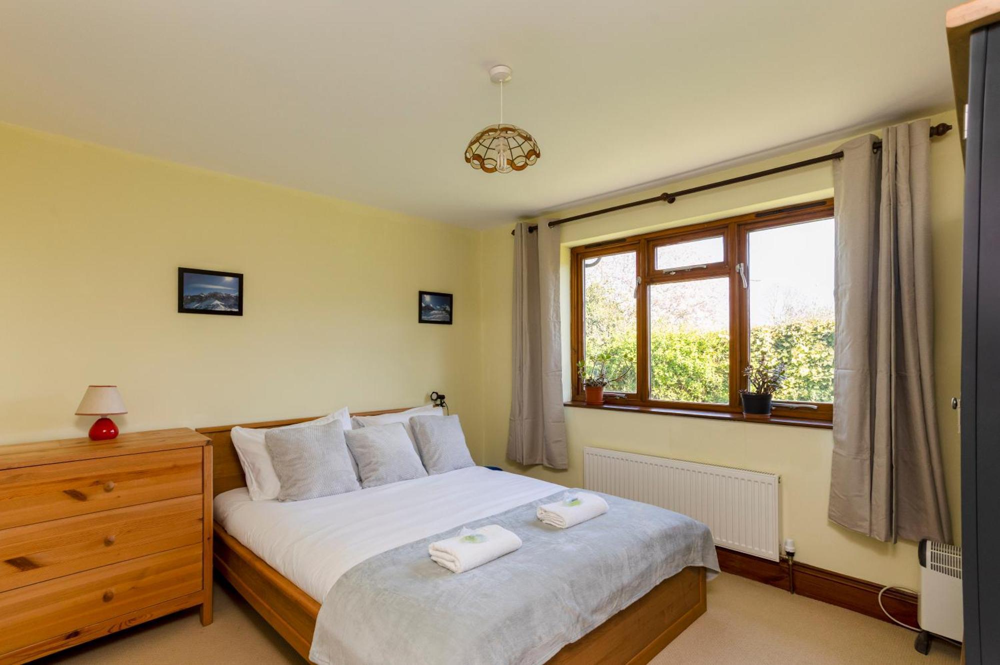 Isabella Place In - 3 Bed Property, 2 Double Beds, 1 Large Double Bed, Ideal For Families Apartment *