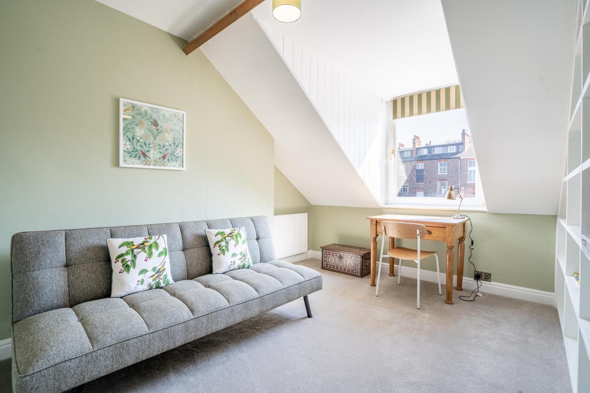 28 Queen Anne's Road Holiday home *