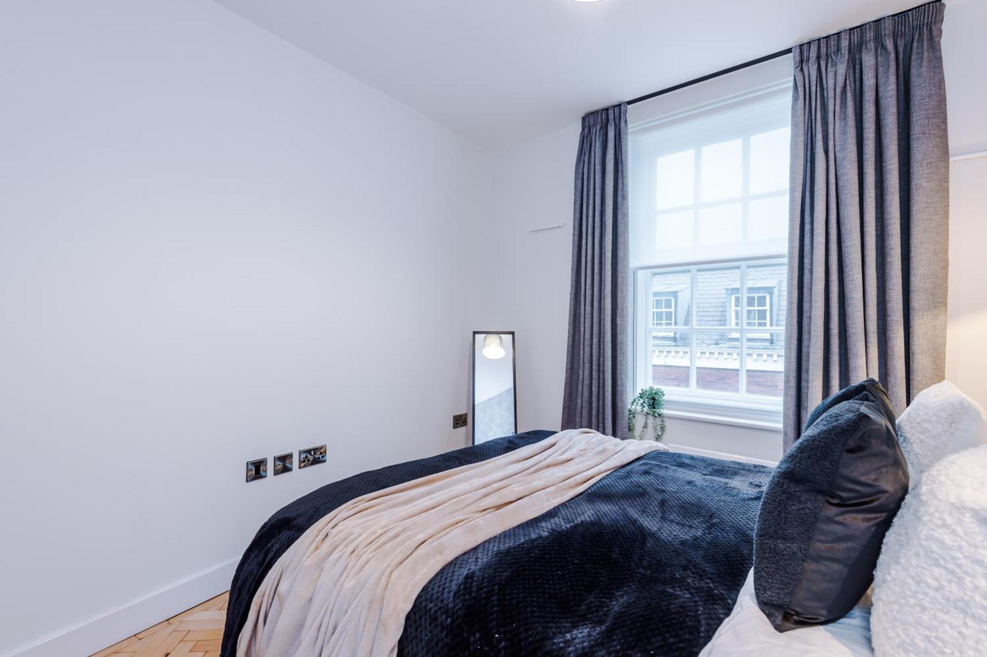 Penthouse With Private Roof Terrace * York
