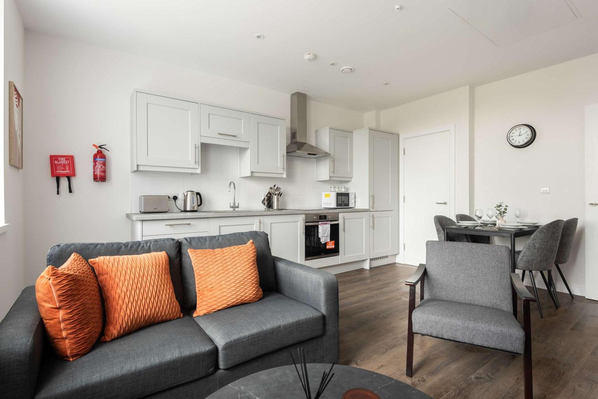 Modern 1 Bedroom In With Parking York
