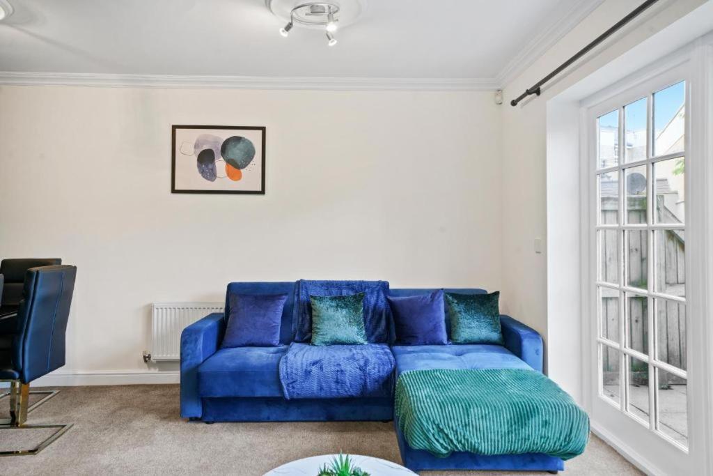 Lovely 4 Bedroom House In - Sleeps 10 York