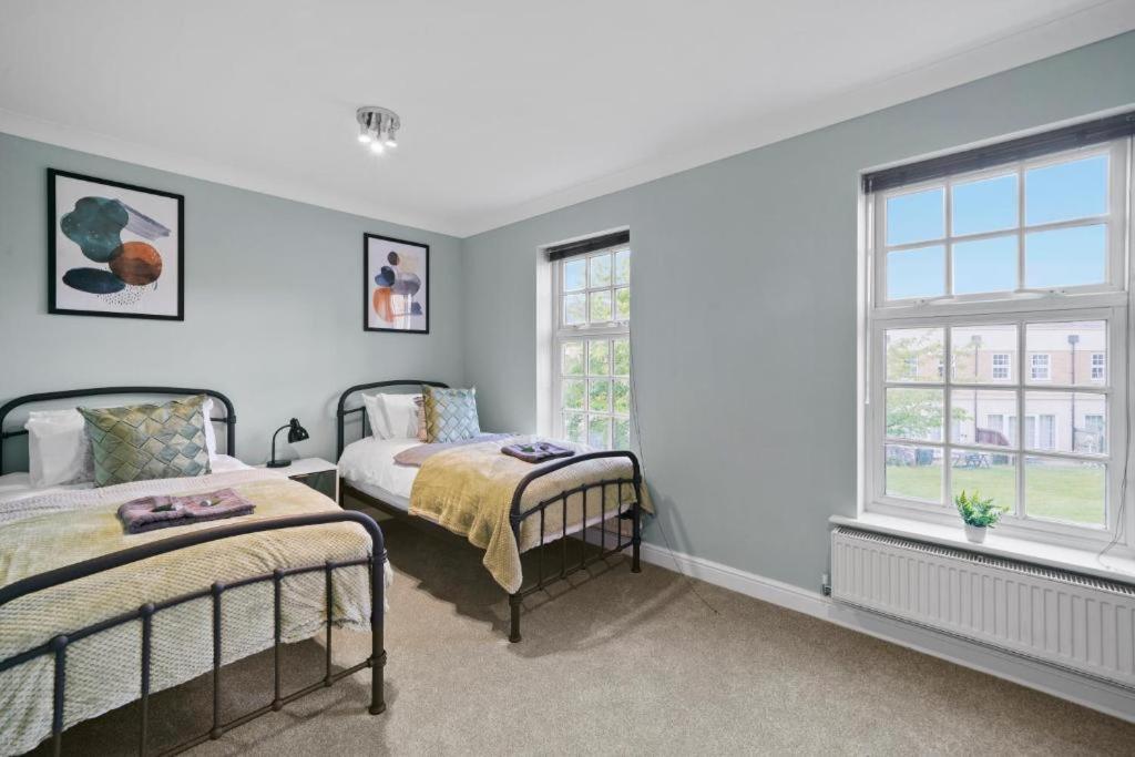 Holiday home Lovely 4 Bedroom House In - Sleeps 10 *