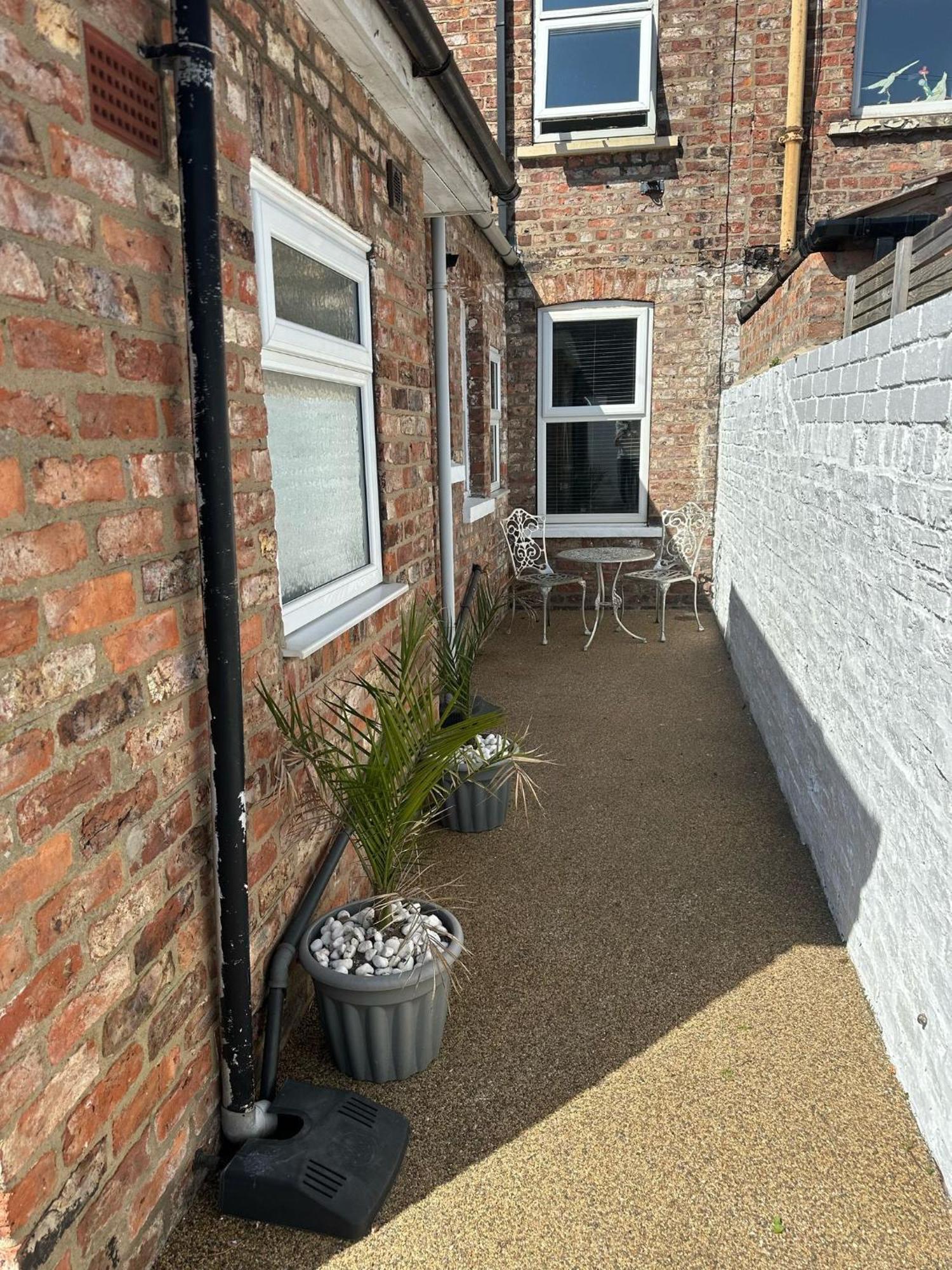 Holiday home Raven's Nest York