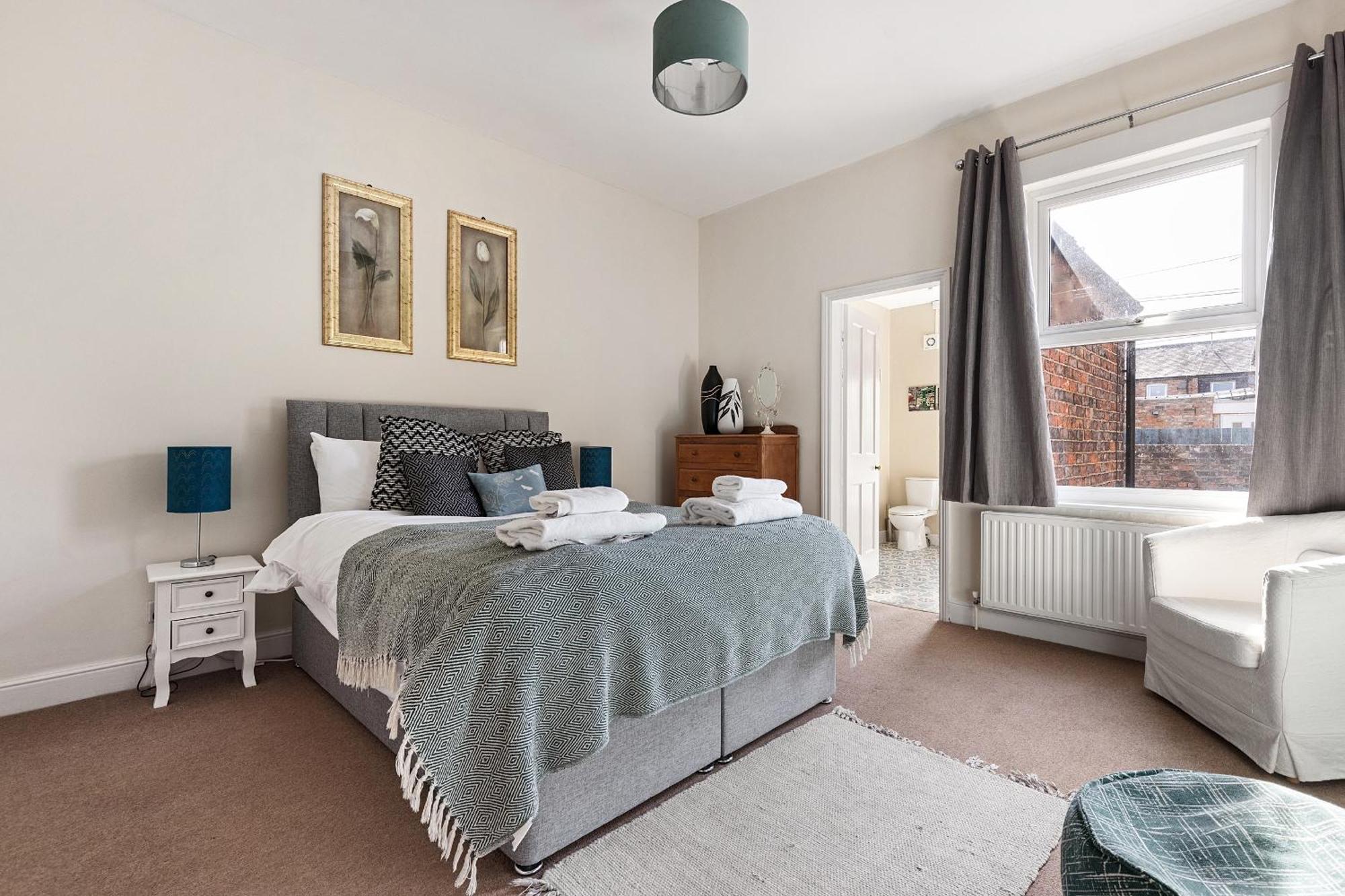 The Colenso - Stunning Period With Free Parking *