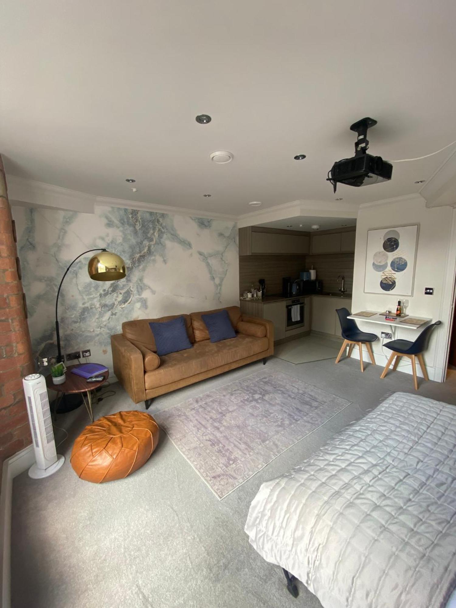 Perfect In Apartment *