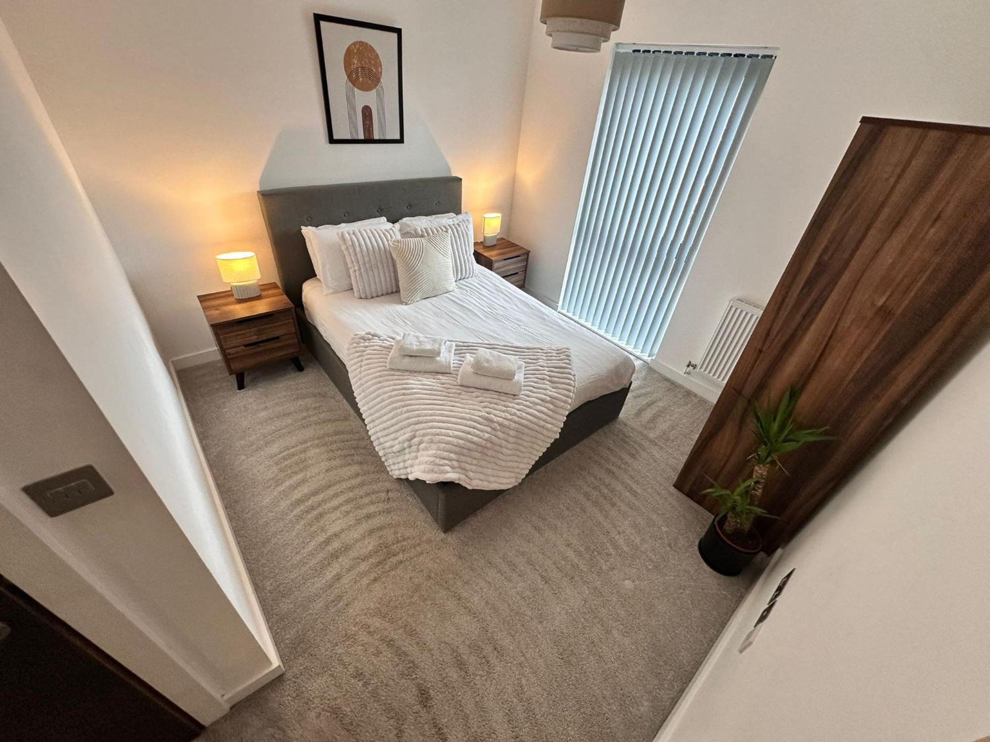 Apartment Centre Pad - Free Parking And Private Gym!