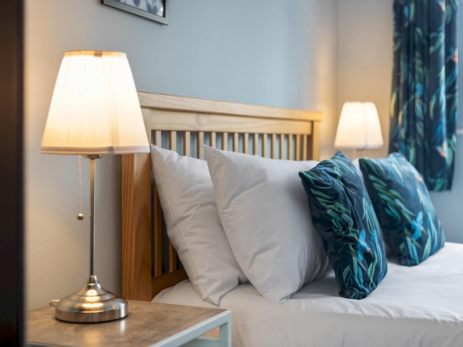 Bright Modern With Free Parking Pass The Keys Holiday home York