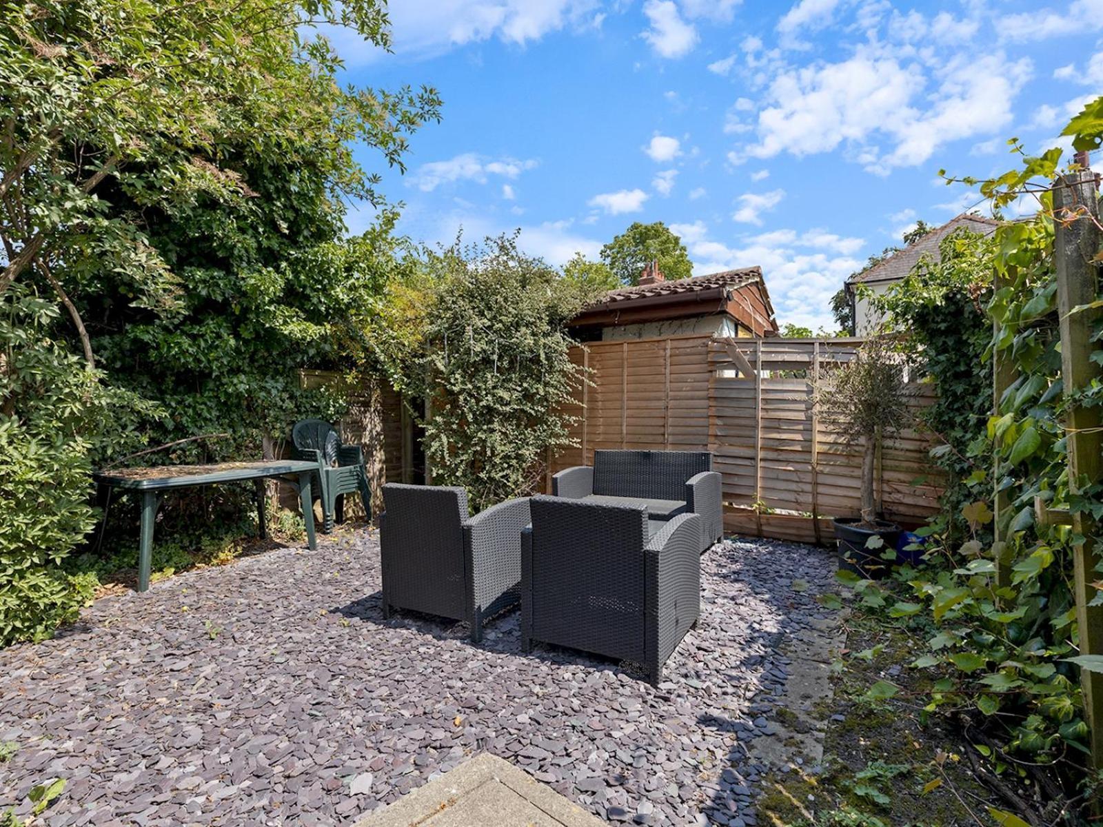 Bright Modern With Free Parking Pass The Keys York